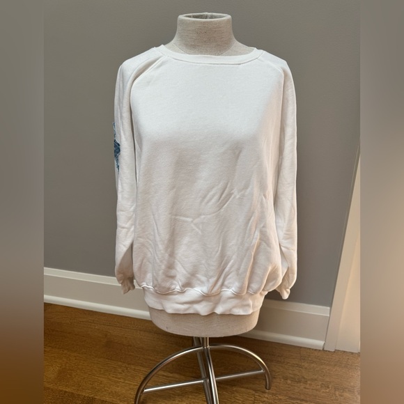 easel Tops - Easel White Sweatshirt with Blue bandanna star accents-new without tags